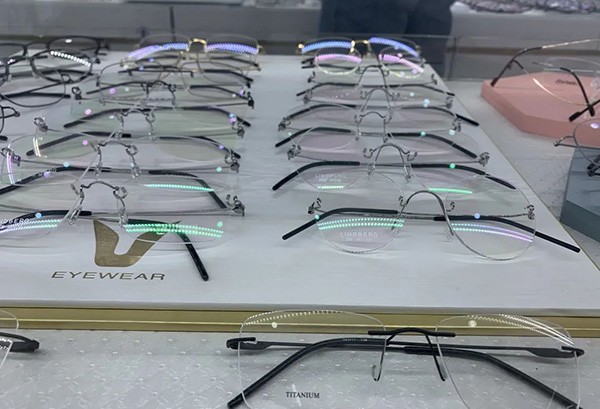 “GUCCI”, ”LINDBERG”Involved - the Shanghai PSB Successfully Seized Suspects Producing and Selling Counterfeit Brand Glasses
